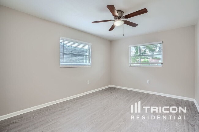 Foto del edificio - 3311 39th St N