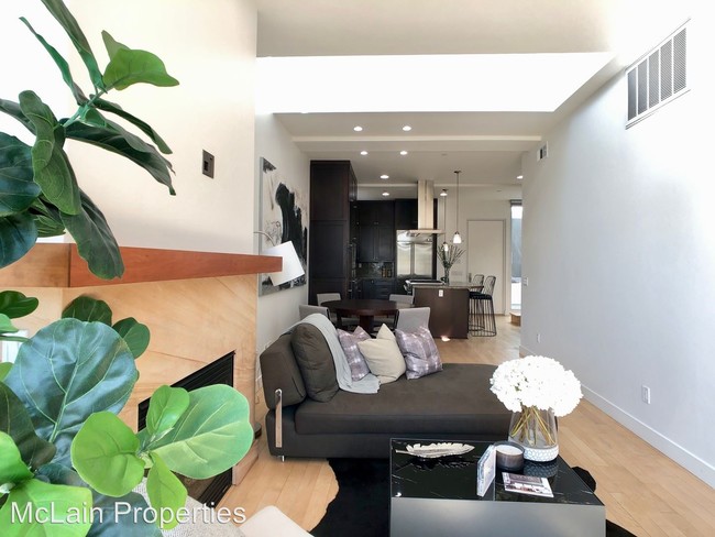 Building Photo - 2 br, 2.5 bath House - 311 S Myers #1