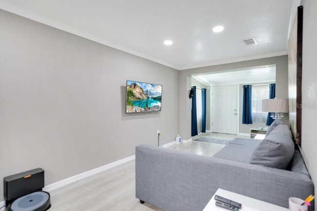 Photo - 2907 E Washington St House