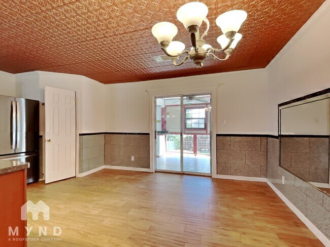 Foto del edificio - 8715 Veranda Ct