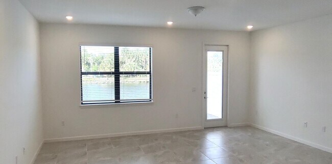 Foto del edificio - 2880 SE Federal Hwy