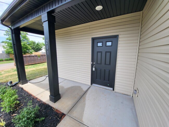 Foto del edificio - 201 King Rd