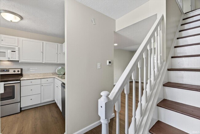 Building Photo - 2360 S Henderson St