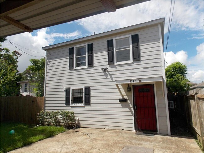 Foto del edificio - 4547 Redbud St