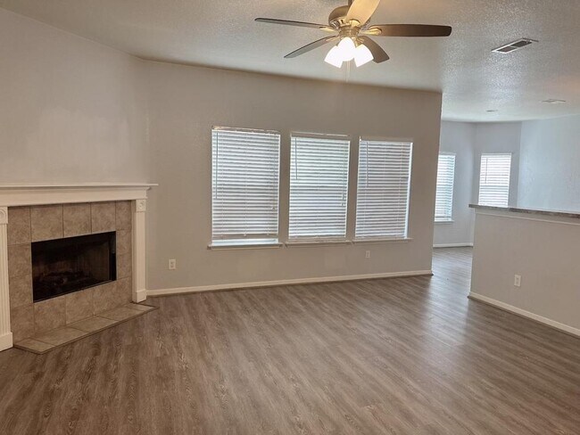 Foto del edificio - 810 Levi Bend