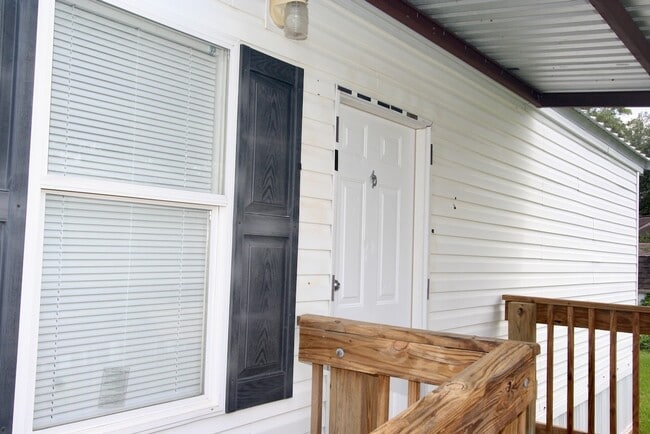 Building Photo - 24455 Needham Rd