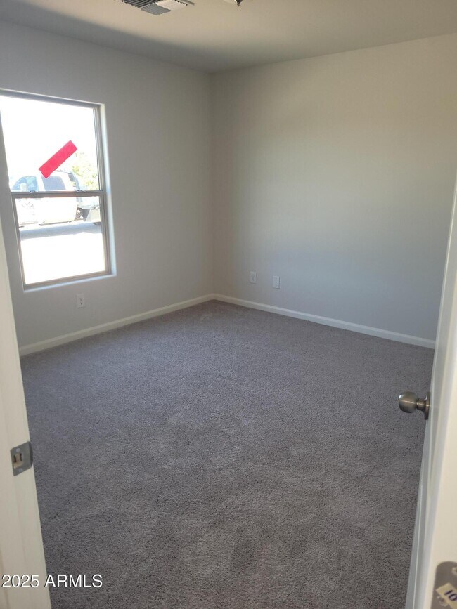 Building Photo - 505 W Hilquit Dr
