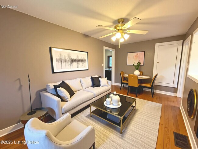 Foto del edificio - 13714-B N Blakely Ln