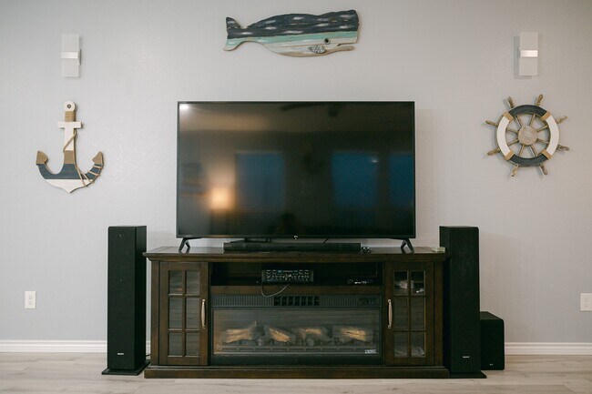 Foto del edificio - 305 Jettyview Rd