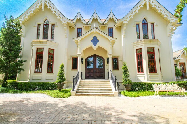 Building Photo - ** AQUALANE SHORES CUSTOM-DESIGNED 4/5.5 H...