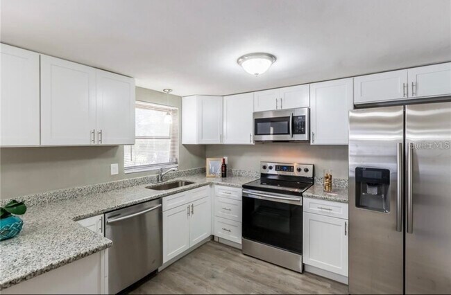 Building Photo - 3538 Bigelow Dr
