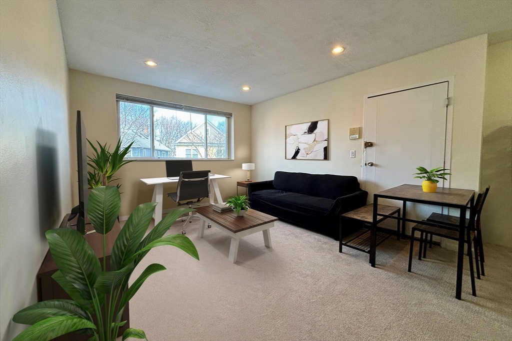 Foto principal - 256 Parker Hill Ave