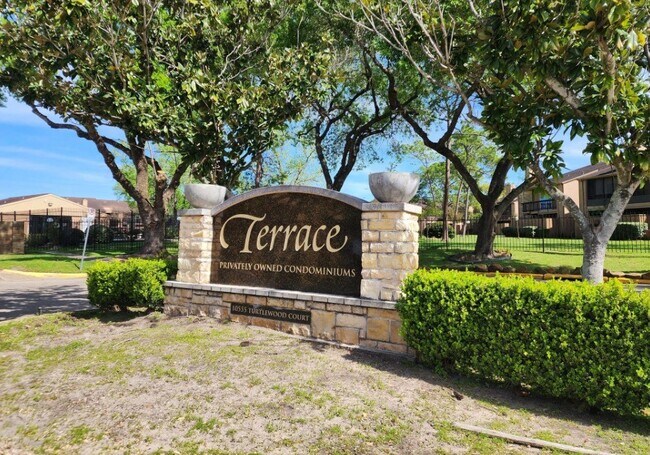Foto del edificio - 10555 Turtlewood Ct