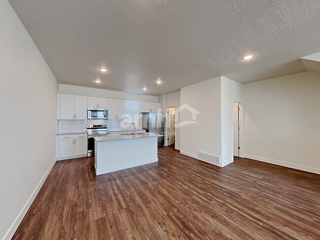 Building Photo - 6084 W South Jordan Parkway
