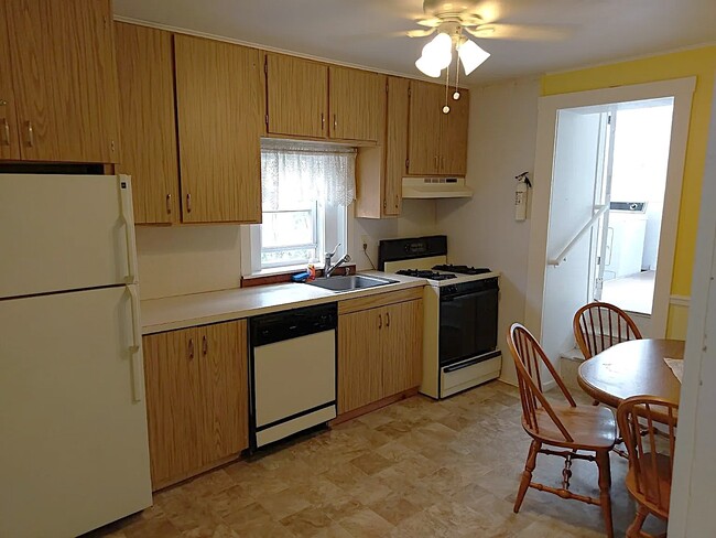 kitchen - 209 8th St
