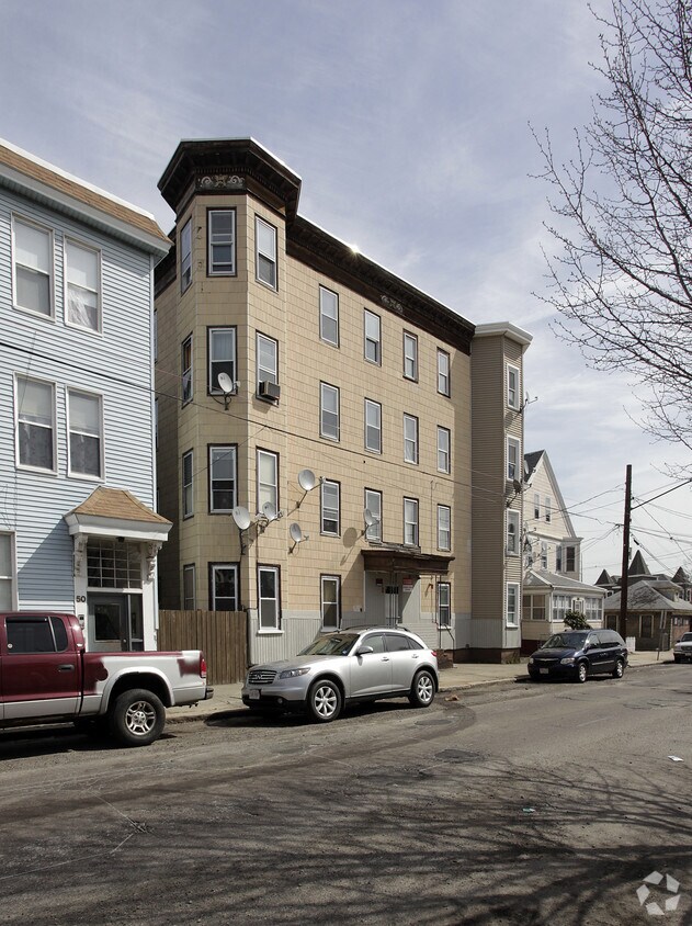 Primary Photo - 54 Cary Ave