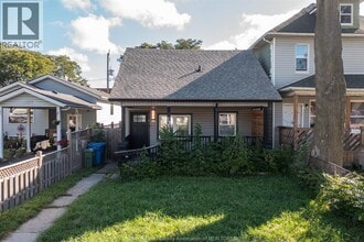 Building Photo - 1354 McKay Ave
