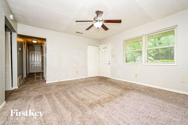 Building Photo - 774 Plainville Cir SW