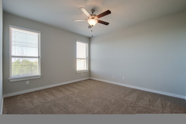 Building Photo - Luxury 3 Bedroom Duplex located in Midlothian, Texas!