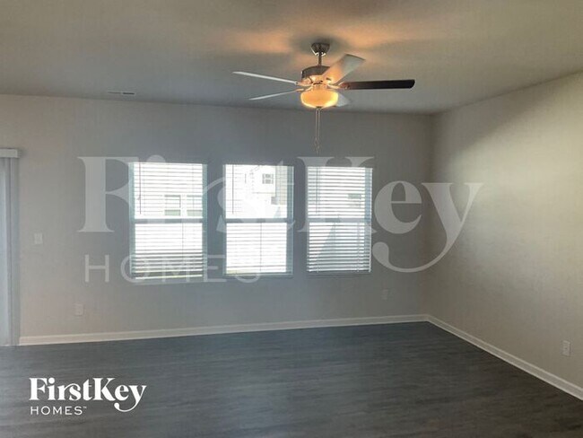 Foto del edificio - 7623 Wallace Farm Ln