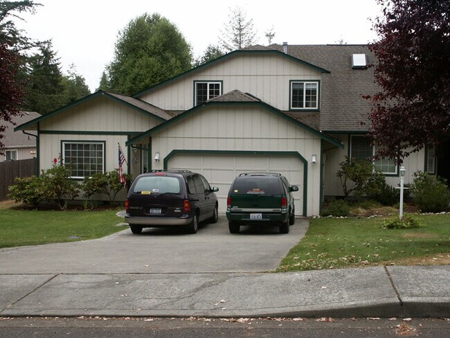 Front - 715 Shannon St