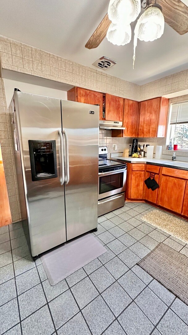 Foto del edificio - 7741 W Argyle St