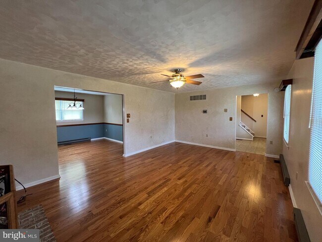Building Photo - 7818 Woodville Rd