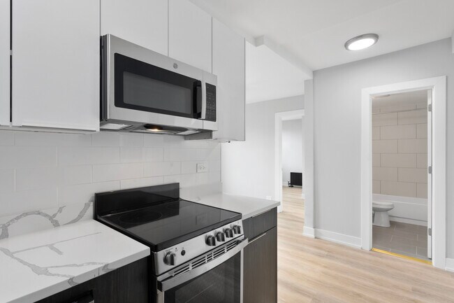 Building Photo - 6026 N Winthrop Ave