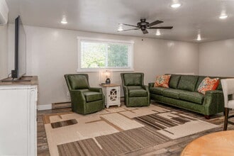 Building Photo - 451 W 200 S