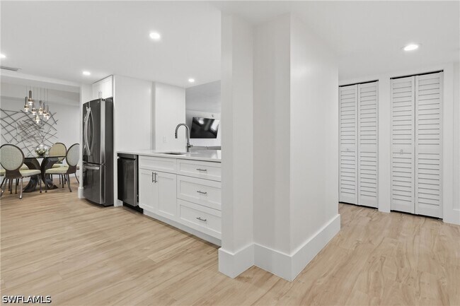Foto del edificio - 5601 Turtle Bay Dr