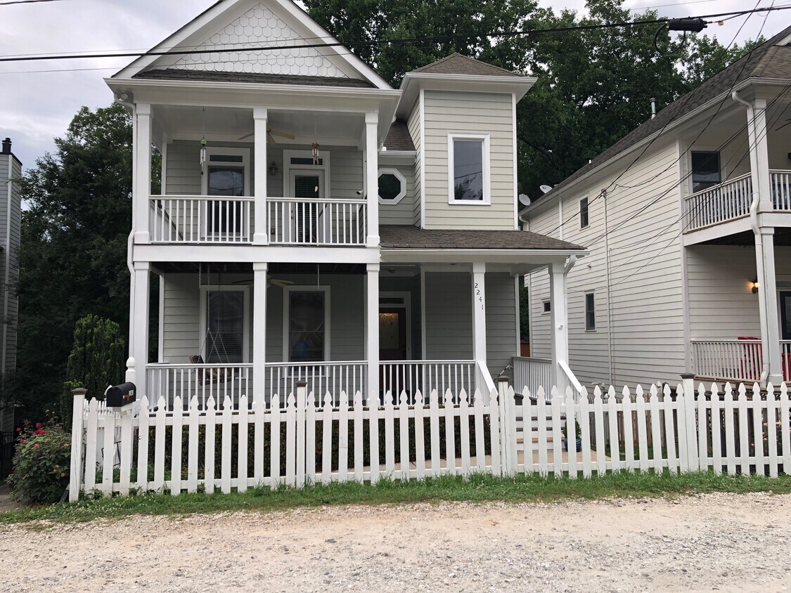 Primary Photo - 2241 Main St NW