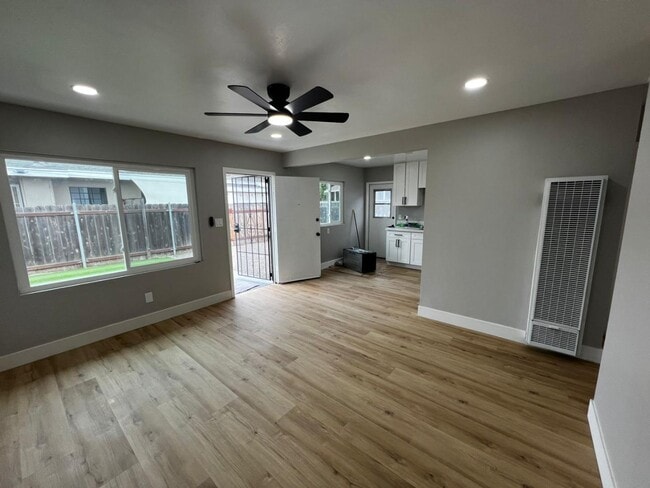 Foto del edificio - 333 E 27th St