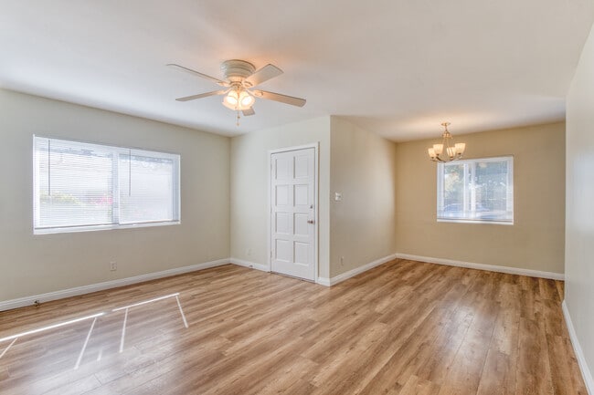 Foto del edificio - 1734 Eudora Ave