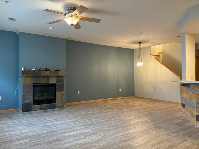 Foto del edificio - 8263 Starr Grass Dr