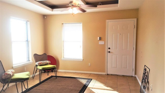 Foto del edificio - 3012 Diamondhead Ave