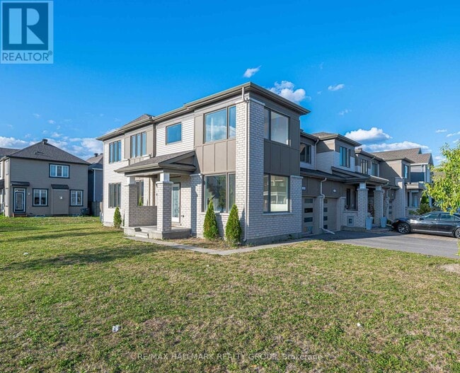 Building Photo - 2307 Watercolours Way