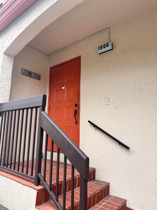 Building Photo - 1606 Congressional Way