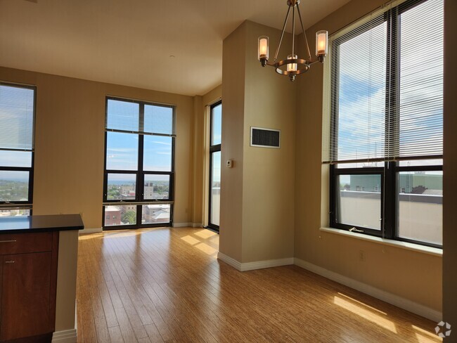 Building Photo - The Regency