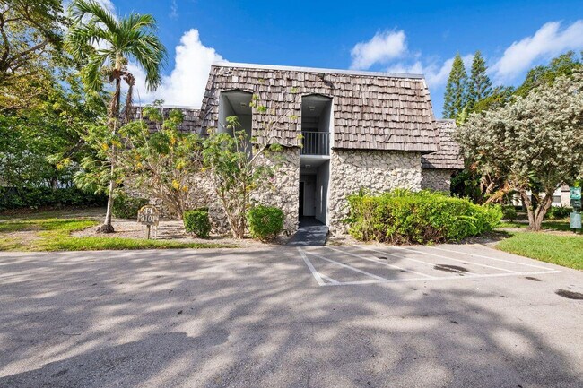 Foto del edificio - 3101 Oakland Shores Dr