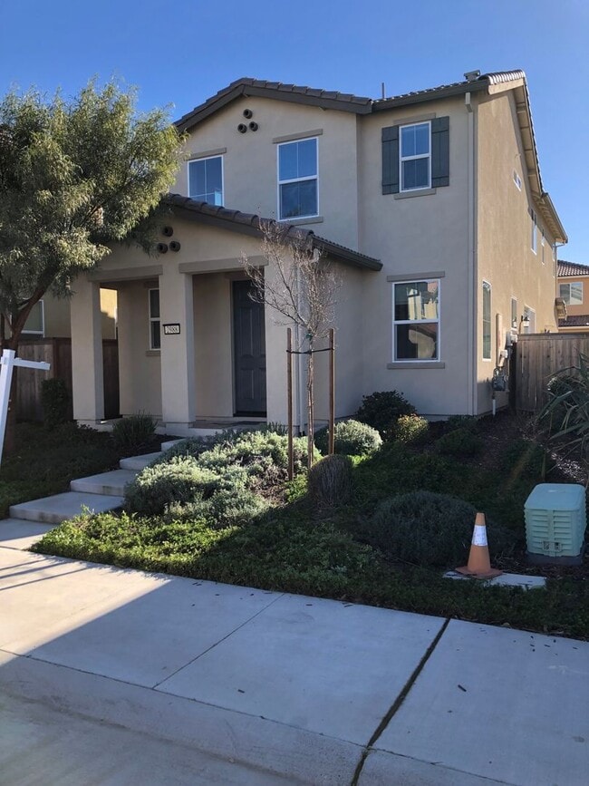 Beautiful 3 bedroom, 2.5 bathroom Home - Beautiful 3 bedroom, 2.5 bathroom Home