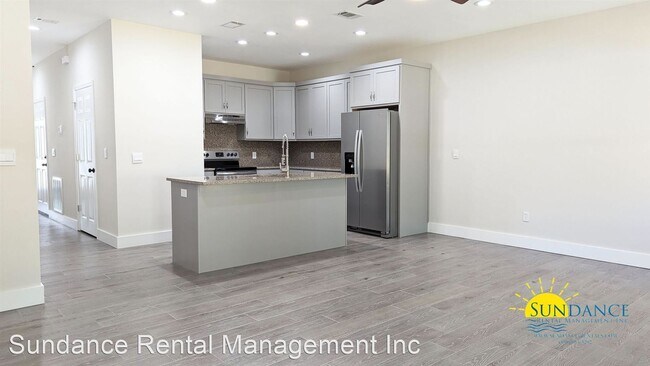 Building Photo - 3 br, 2 bath House - 707 Navy Street