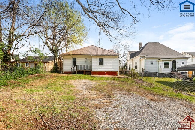 Building Photo - 515 Ben Hur Ave