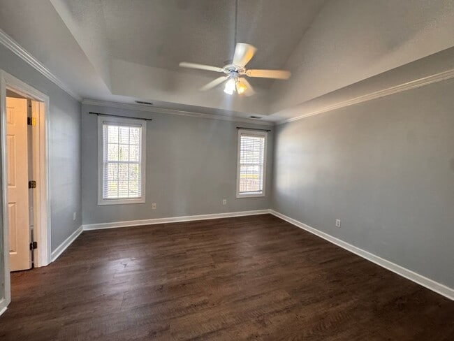 Foto del edificio - 828 Shackleton Rd