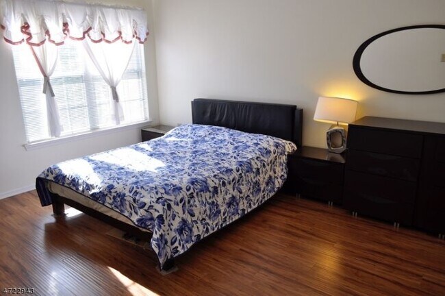 Foto del edificio - 1208 Timberbrooke Dr