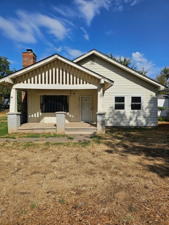 Building Photo - 531 N Pottenger Ave