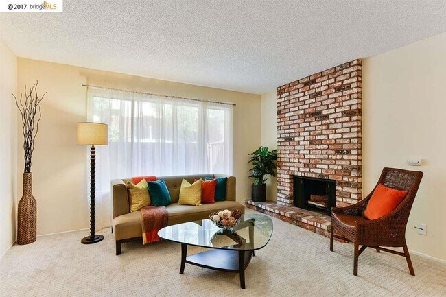 Living Room - 1192 Richmond St
