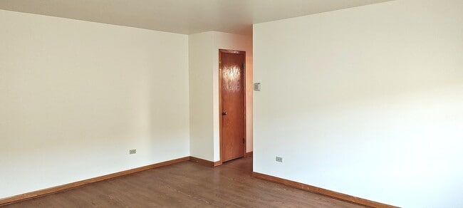 Building Photo - 2412 N 76th Ave