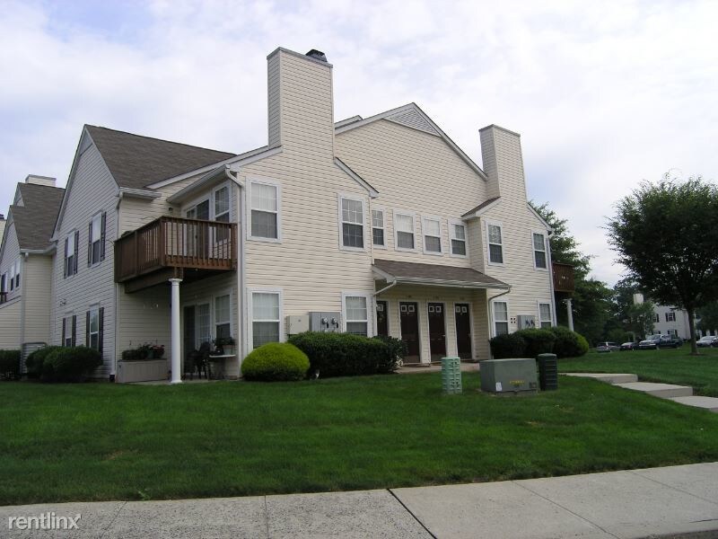 Primary Photo - 2 br, 1 bath Condo - 7 Wagon Wheel Rd