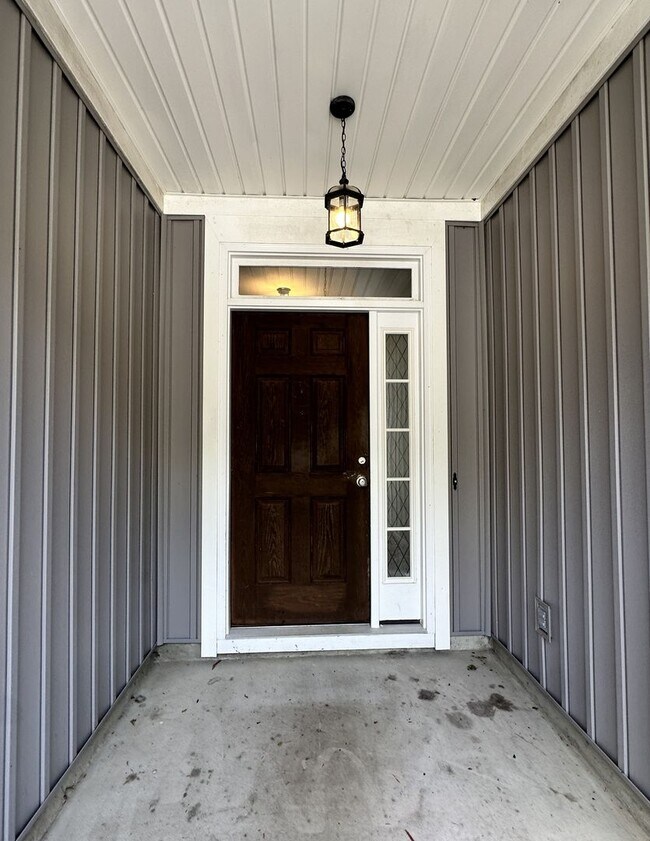 Foto del edificio - 3 bed/2 bath home with 1-car garage for re...