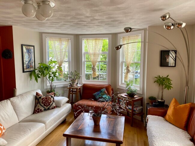 Sala de estar - 1427 Westminster St